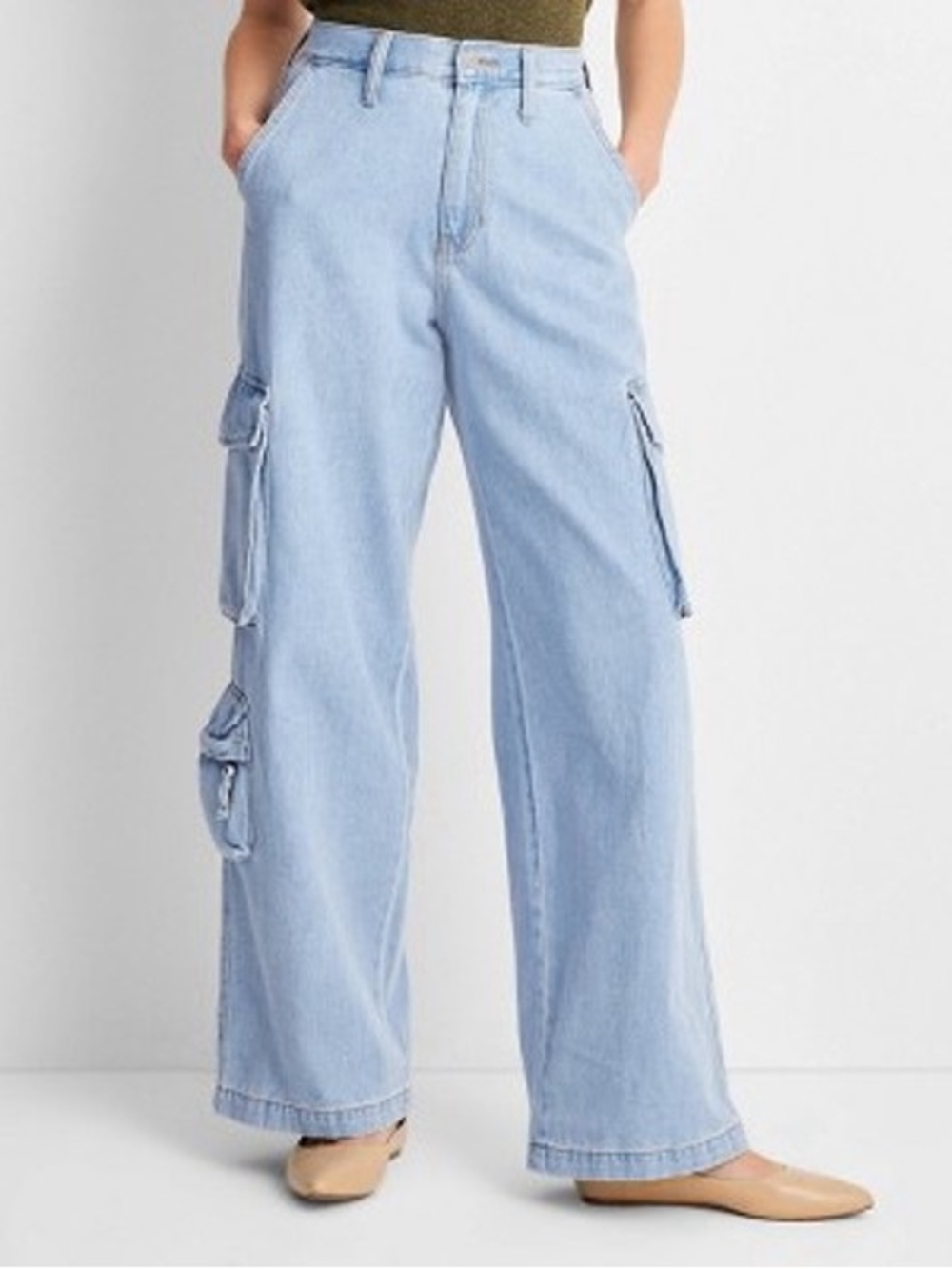 Wide-Leg Cargo Jeans
